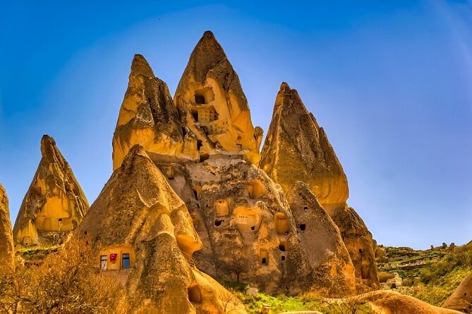 Antalya : 2 Days Cappadocia Tour w/ Option Cave Hotel Ballon Ride - Pickup and bus comfort, why the meeting time matters