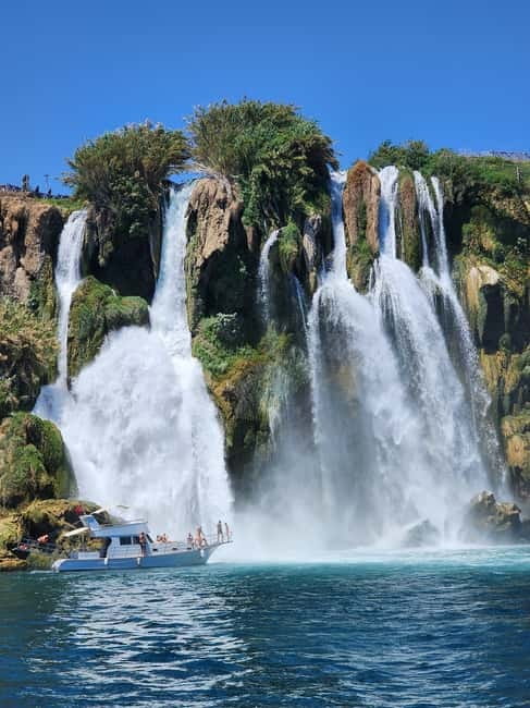 Antalya: 2-hourYachtTour toLowerDudenFalls with audioİnfo - The return trip: calm sea air and a last look at Toros mountains