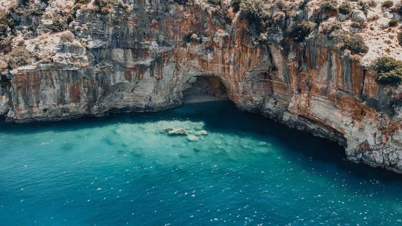 Antalya: 2-hourYachtTour toLowerDudenFalls with audioİnfo - After the yacht: King Market area, tea, and where to rest