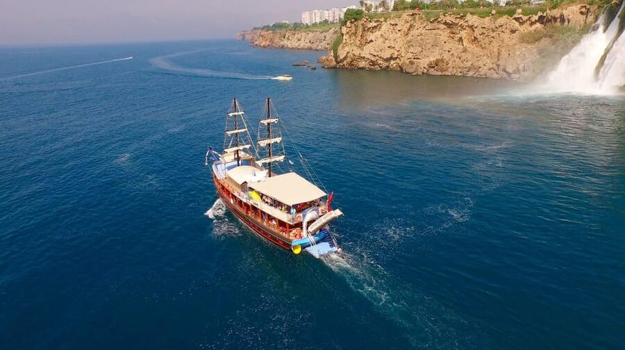 Antalya: Beach & Waterfalls Boat Trip w/ Lunch & Soft Drinks - What surprised me most: crew energy and small touches