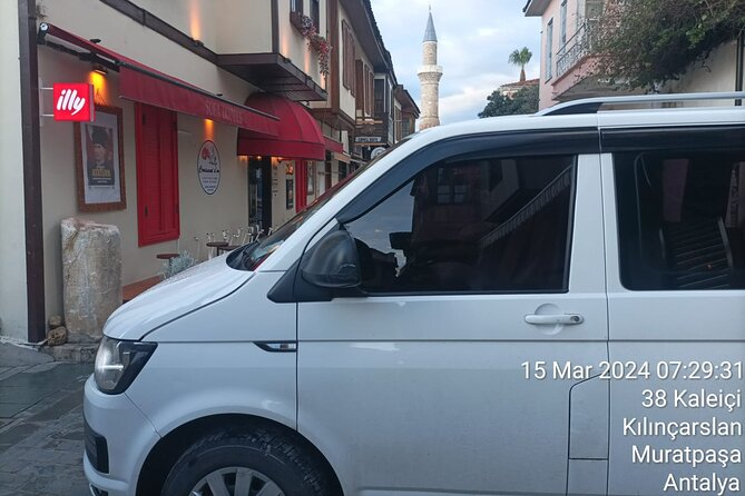 Antalya Hotels and Airport Transfer Service - Finding Your Driver at AYT: Name Sign and a Built-In Buffer