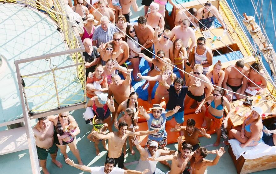 Antalya & Kemer: Megastar Catamaran Cruise With Foam Party - Foam party time: energy level, music, and kid-friendly structure
