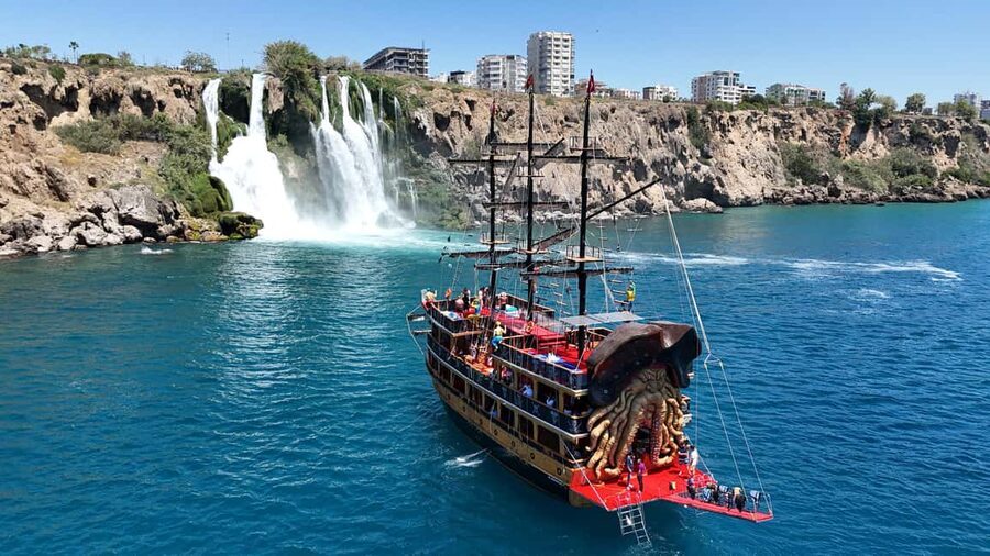 Antalya: Lara Pirate Boat Trip with Lunch and Pickup - The 8-Hour Structure: How the Day Paces Itself