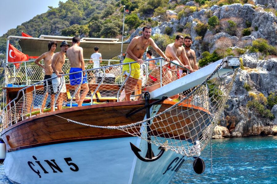 Antalya: Old Town Harbor Sightseeing Cruise - Finding the boat: the Panoramic Elevator meeting point