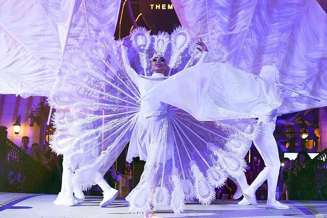 Antalya to Land of Legends Night Show + Private Transfer - Crowds, space, and how to enjoy it with up to 1,000 people