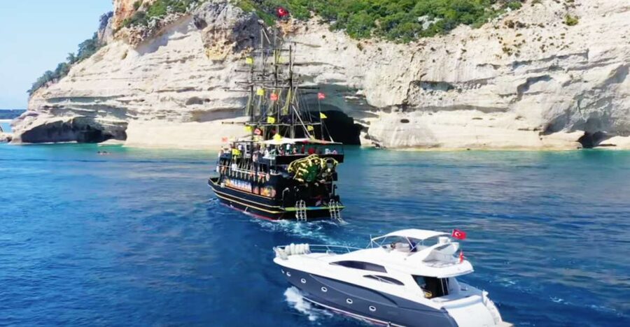 Kemer/Antalya/Belek/Kundu, Exciting Pirate Ship Adventure - Pirate Day on the Mediterranean: The Core Idea