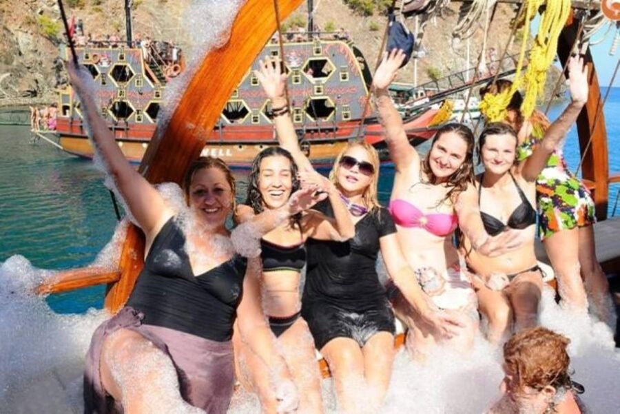 Kemer/Antalya/Belek/Kundu, Exciting Pirate Ship Adventure - What to Bring for a Comfortable Pirate Ship Day