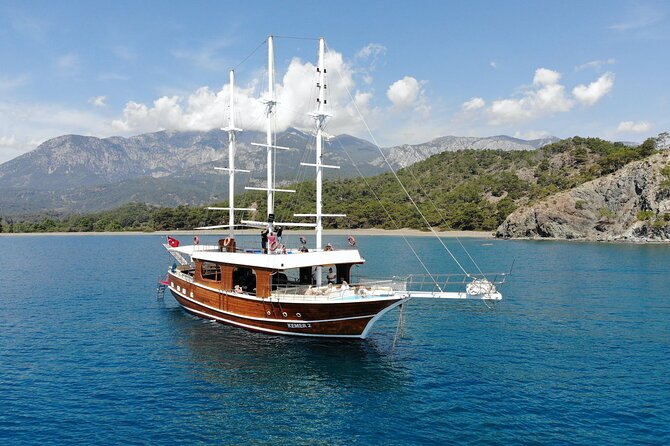 Kemer Bay Blue Cruise from Kemer - The boat experience: comfort, seating, and smoking realities