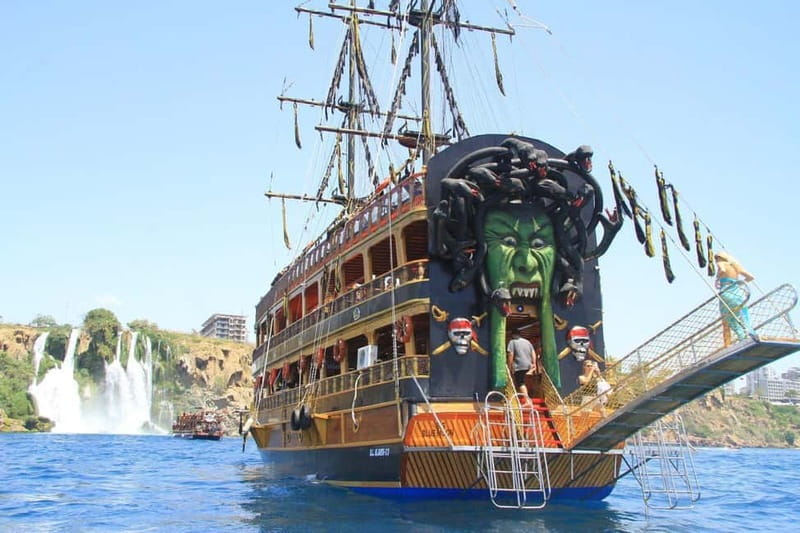 Kemer Pirate Boat Trip with Transfer - Crowds, music, and alcohol: how to handle the reality of a party-leaning day