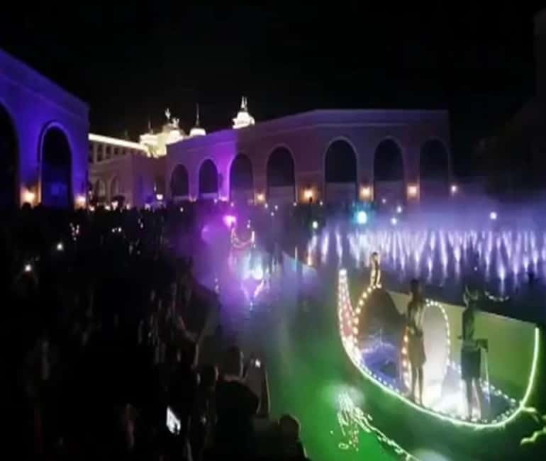 Side: Night Shows at The Land Of Legends with Transfer - What Night Shows at The Land Of Legends Are Like